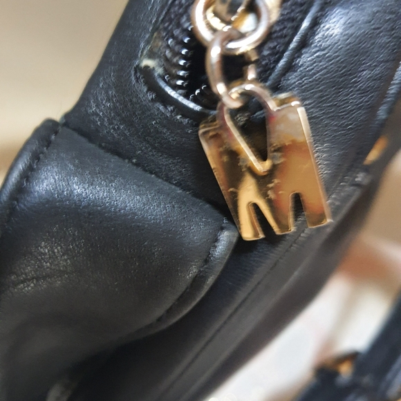 Moschino Redwall Shoulder/Crossbody Bag - Picture 5 of 6